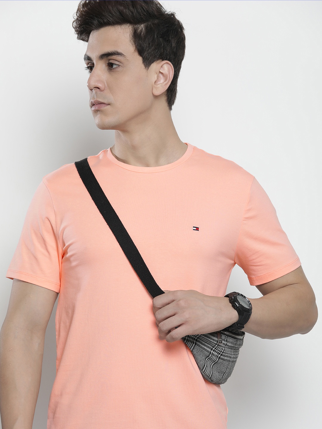 

Tommy Hilfiger Round Neck Slim Fit Solid Casual T-shirt, Peach
