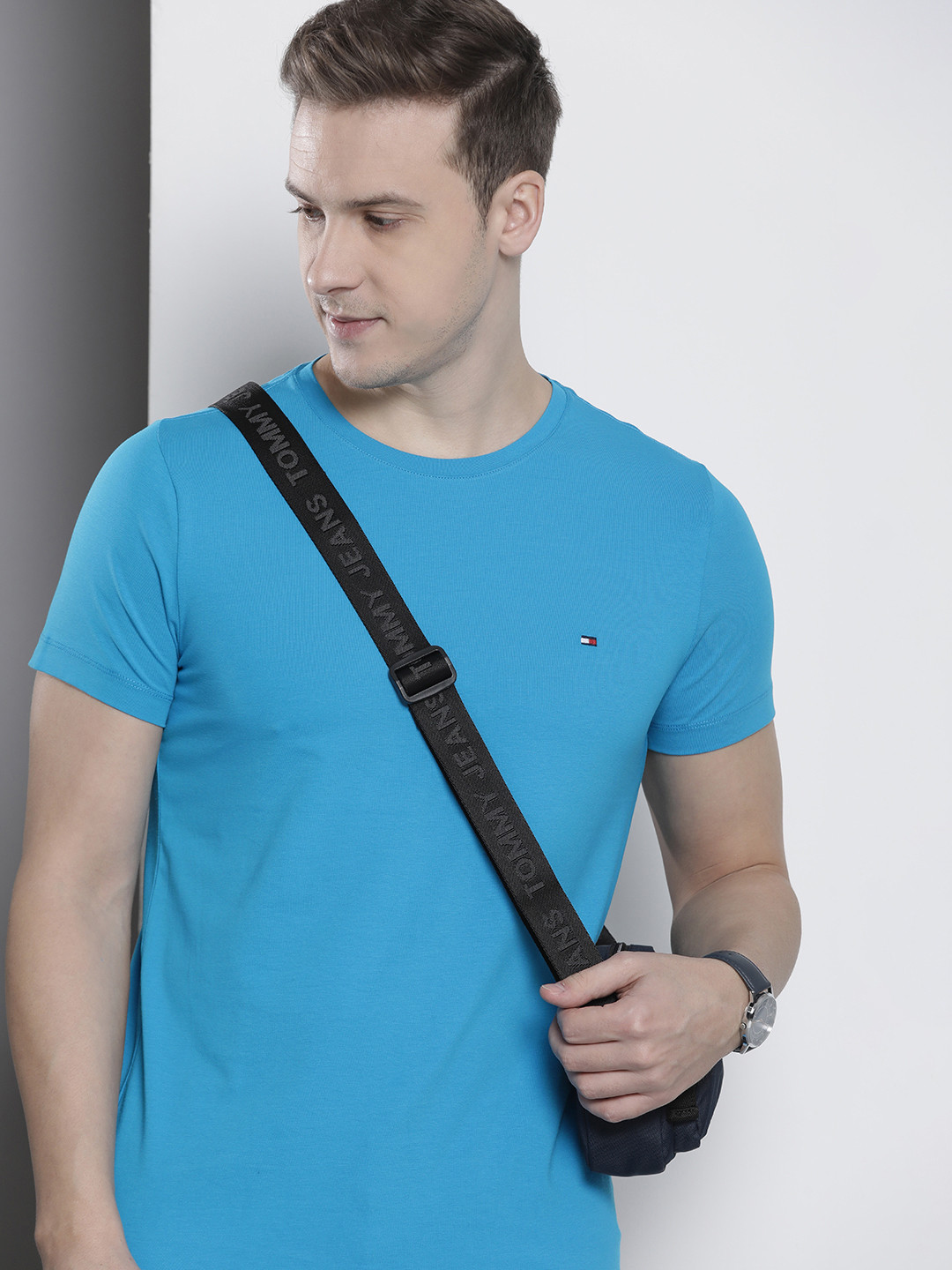 

Tommy Hilfiger Solid Round Neck Slim Fit T-shirt, Blue