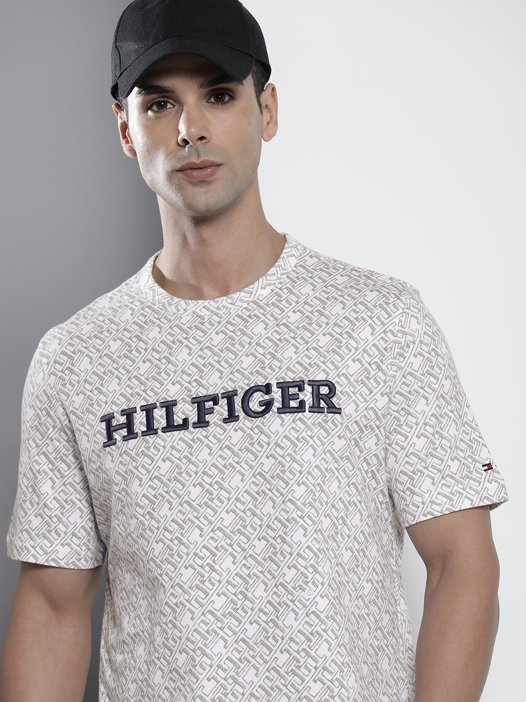 

Tommy Hilfiger Brand Logo Printed Pure Cotton T-shirt, White