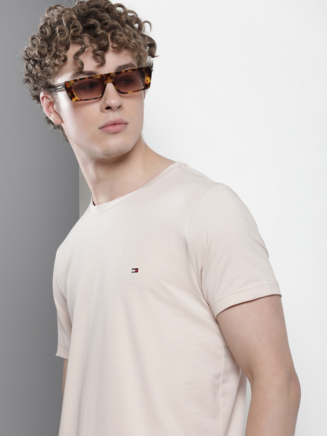 

Tommy Hilfiger Pure Cotton Solid Slim Fit Casual T-shirt, Beige