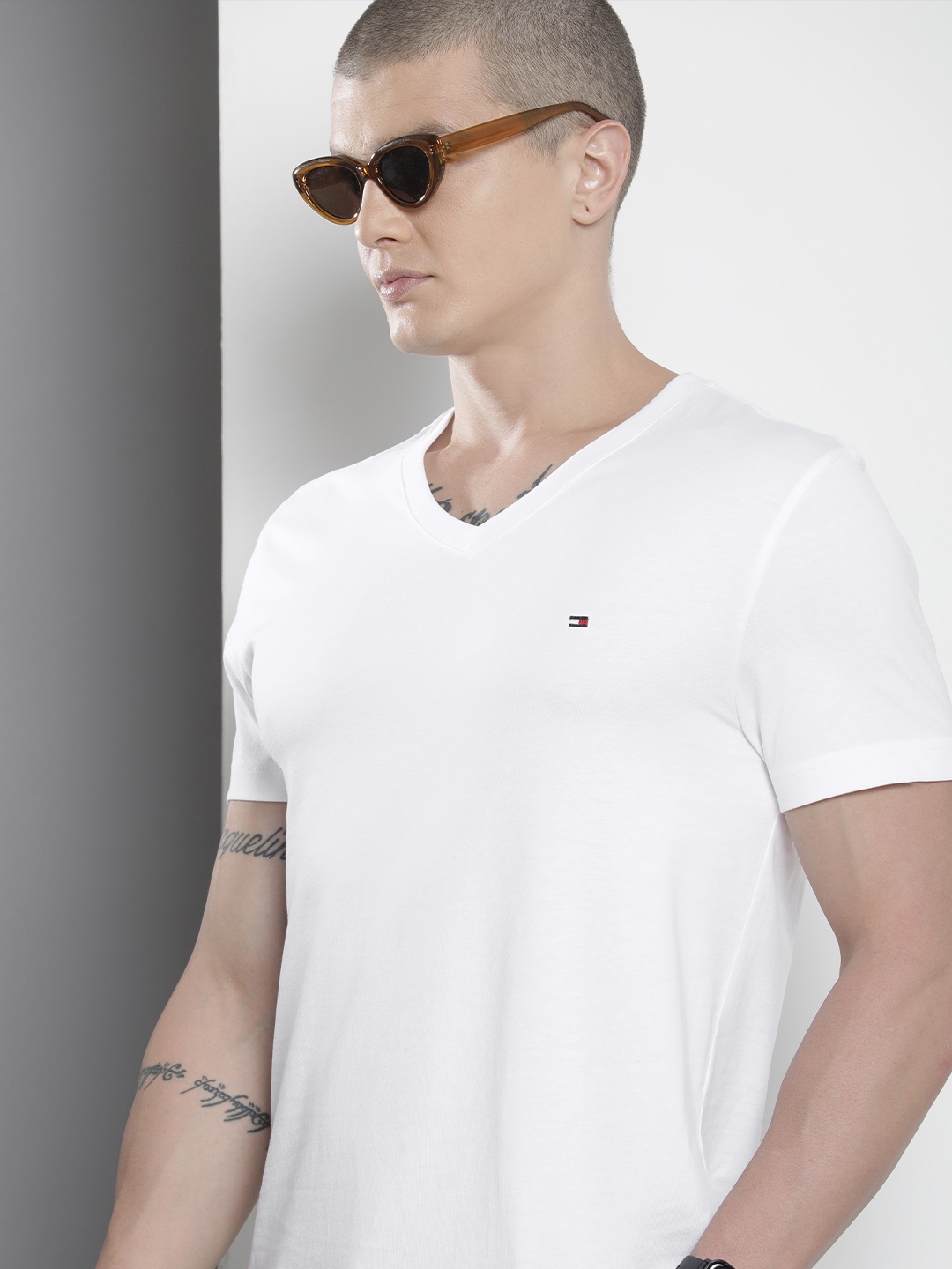 

Tommy Hilfiger V-Neck Pure Cotton Slim Fit T-shirt, White