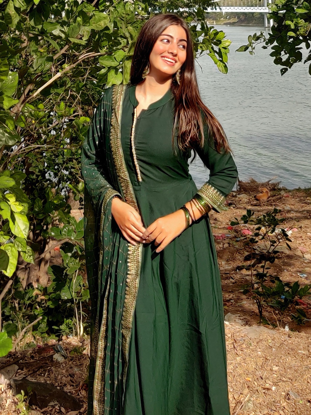 

SKYLEE Printed Regular Kurta With Trousers & Dupatta, Green