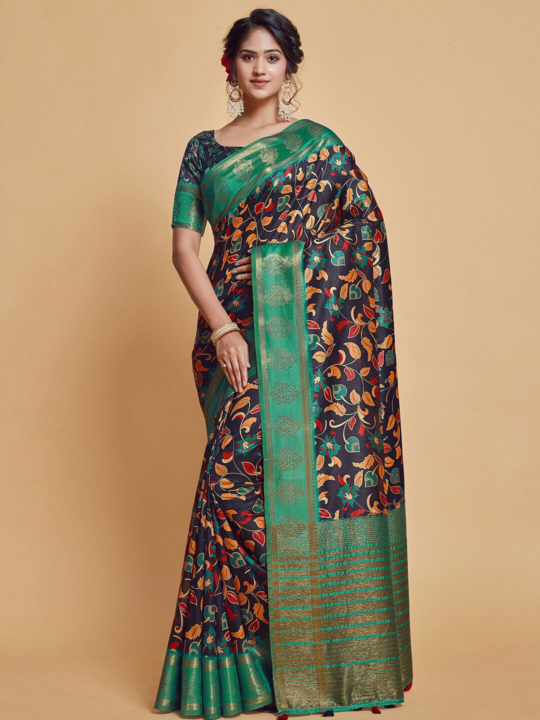 

Satrani Navy Blue & Green Kalamkari Printed Zari Silk Blend Saree