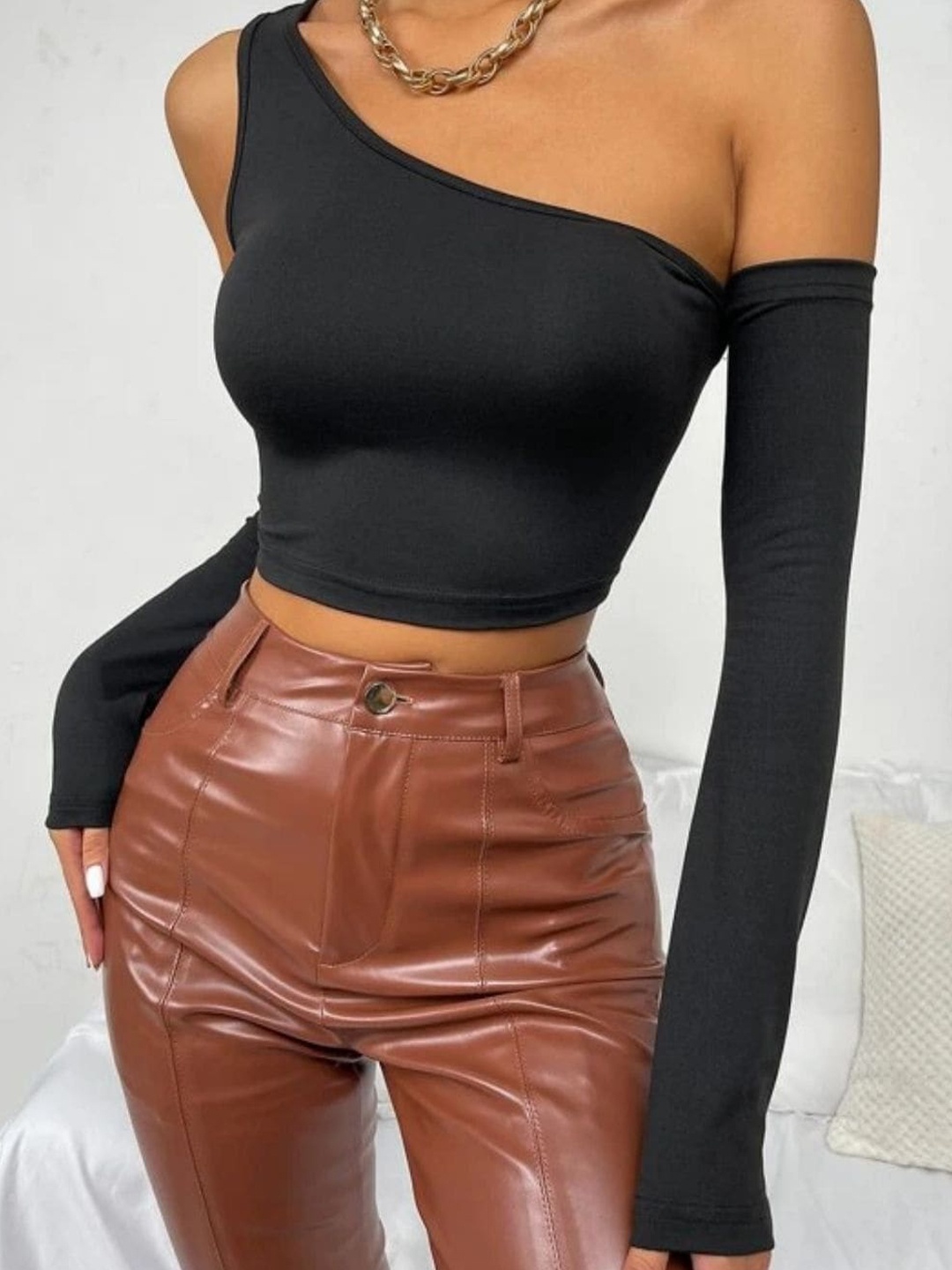 

Styched One Shoulder Fitted Crop Top, Black