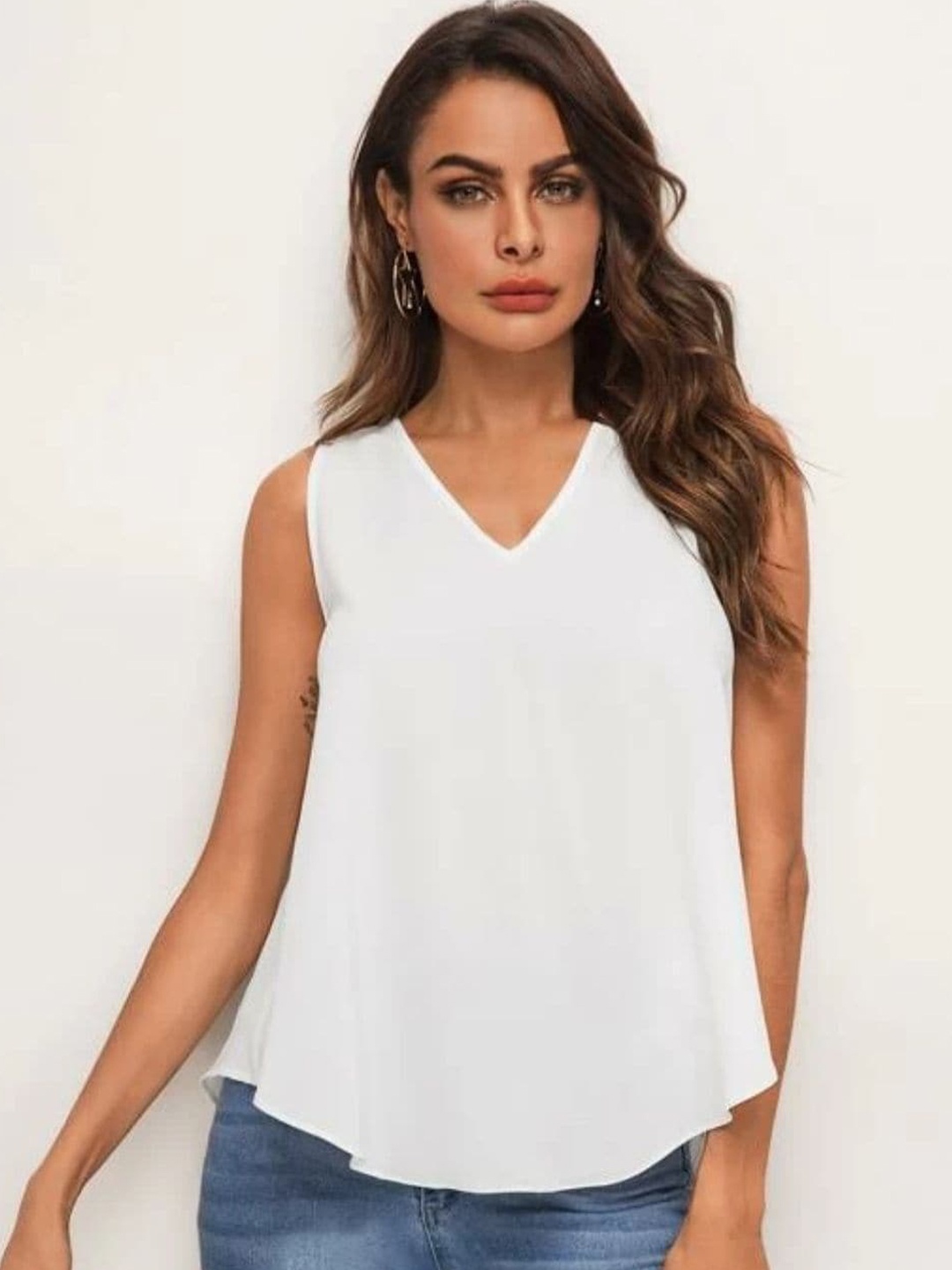 

Styched V-Neck Sleeveless Top, White