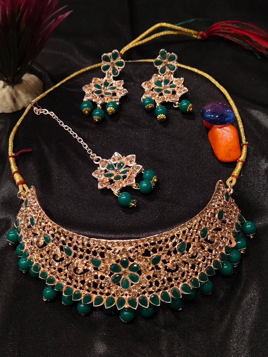 

FEMMIBELLA Gold-Plated Stone-Studded & Beaded Jewellery Set