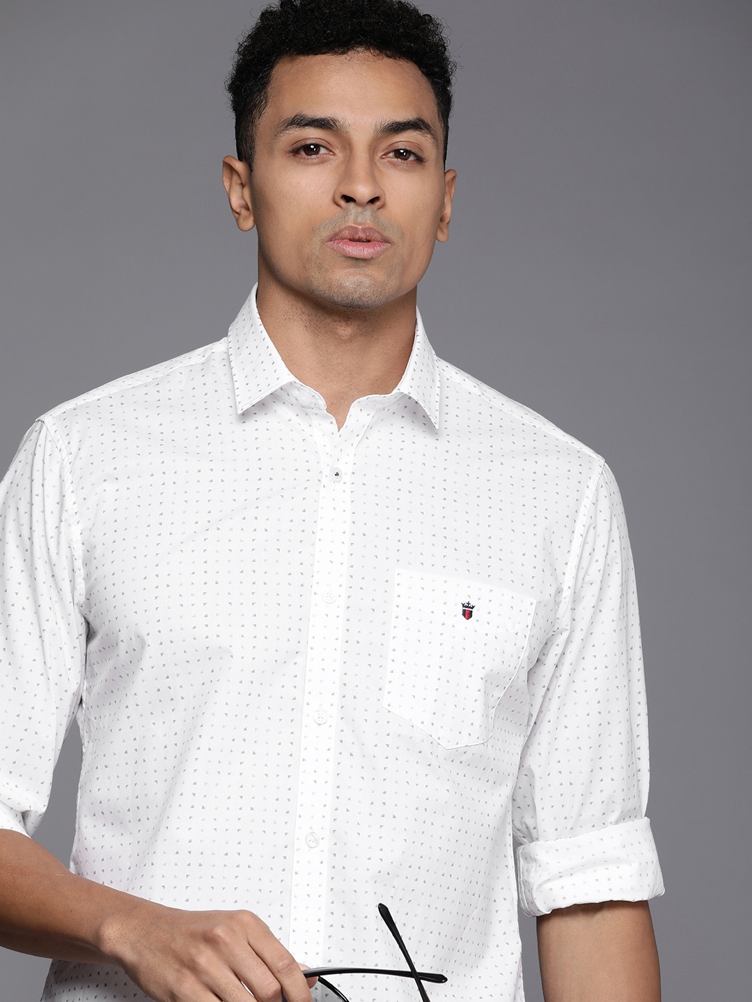 

Louis Philippe Sport Slim Fit Geometric Printed Pure Cotton Casual Shirt, White