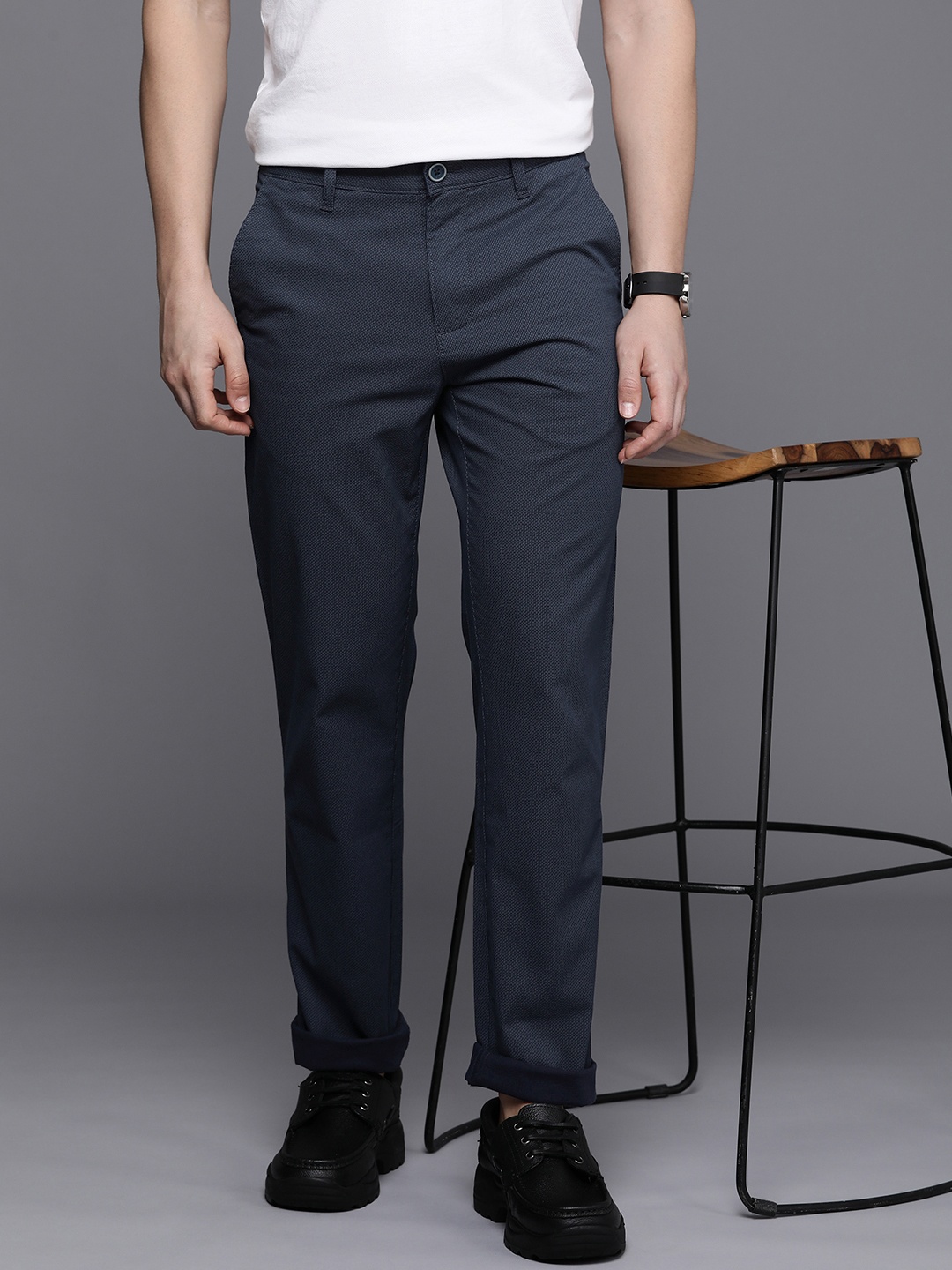 

Louis Philippe Sport Men Printed Slim Fit Low-Rise Chinos Trousers, Navy blue