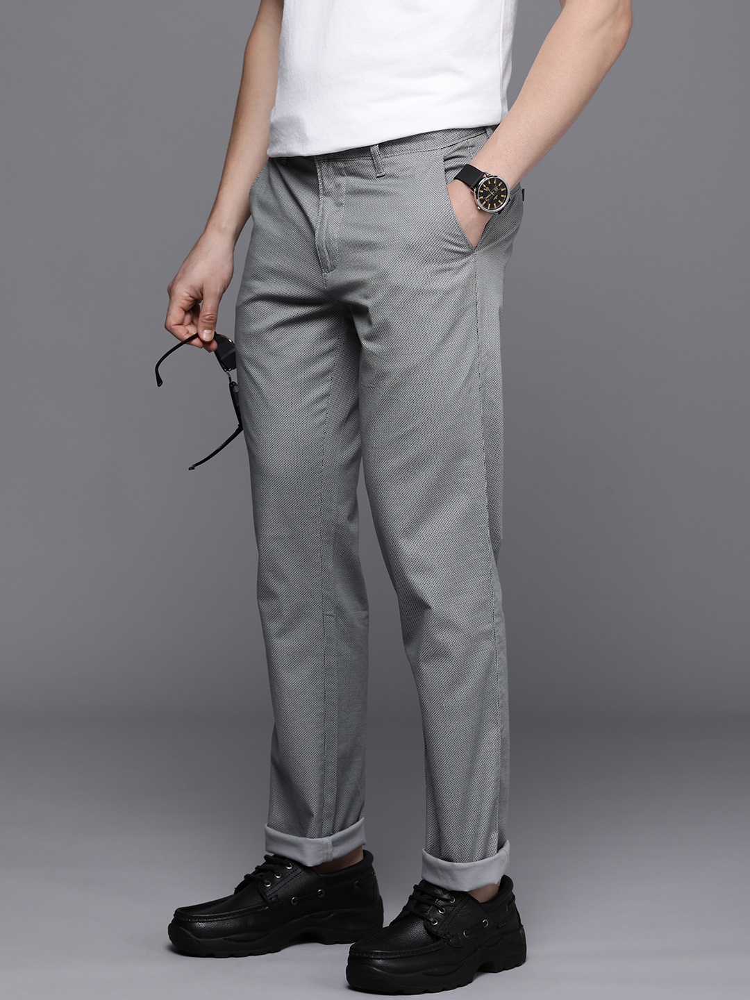 

Louis Philippe Sport Men Printed Slim Fit Low-Rise Chinos Trousers, Grey