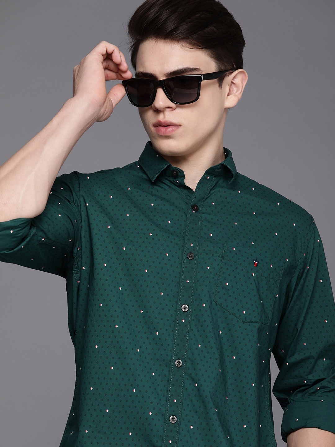 

Louis Philippe Sport Men Slim Fit Printed Pure Cotton Casual Shirt, Green