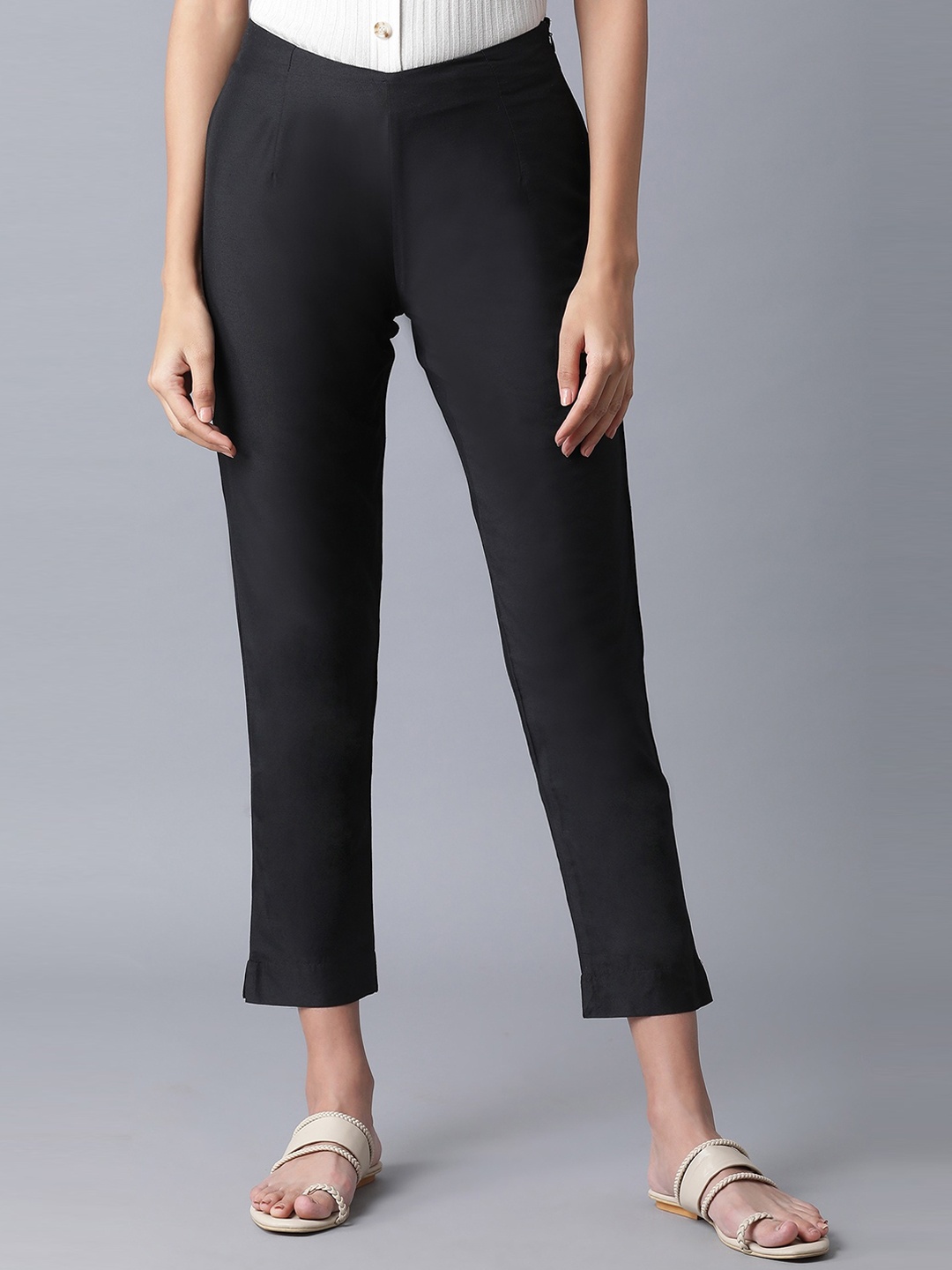 

W Women Black Comfort Slim Fit Cropped Trousers