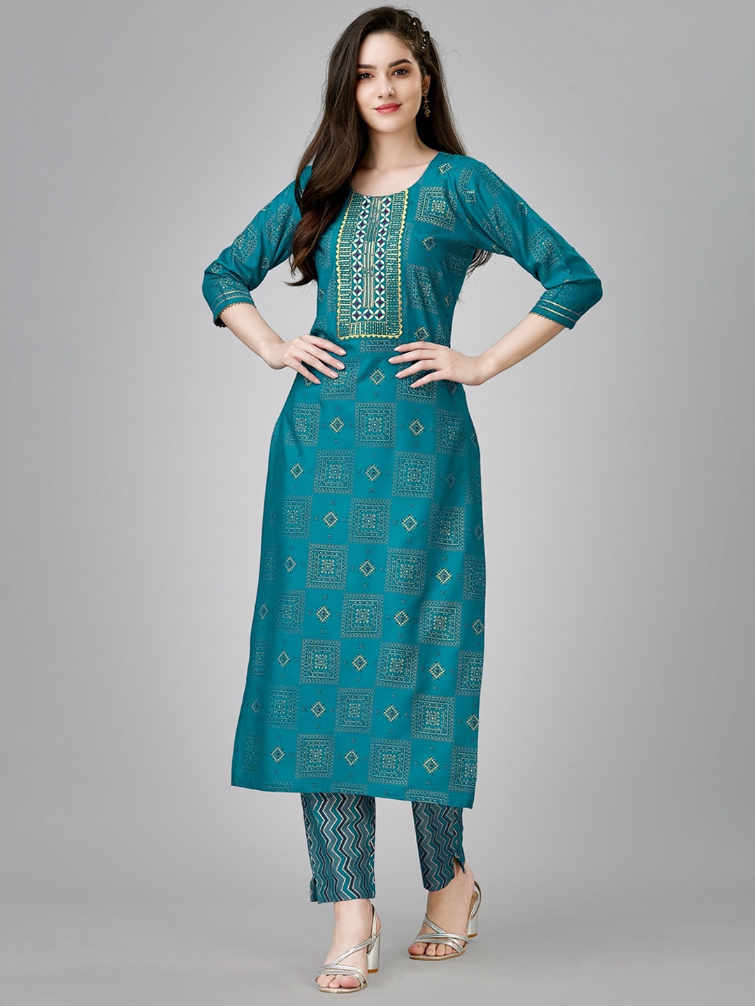 

Vaidehi Fashion Geometric Printed Gotta Patti Kurta With Trousers, Turquoise blue