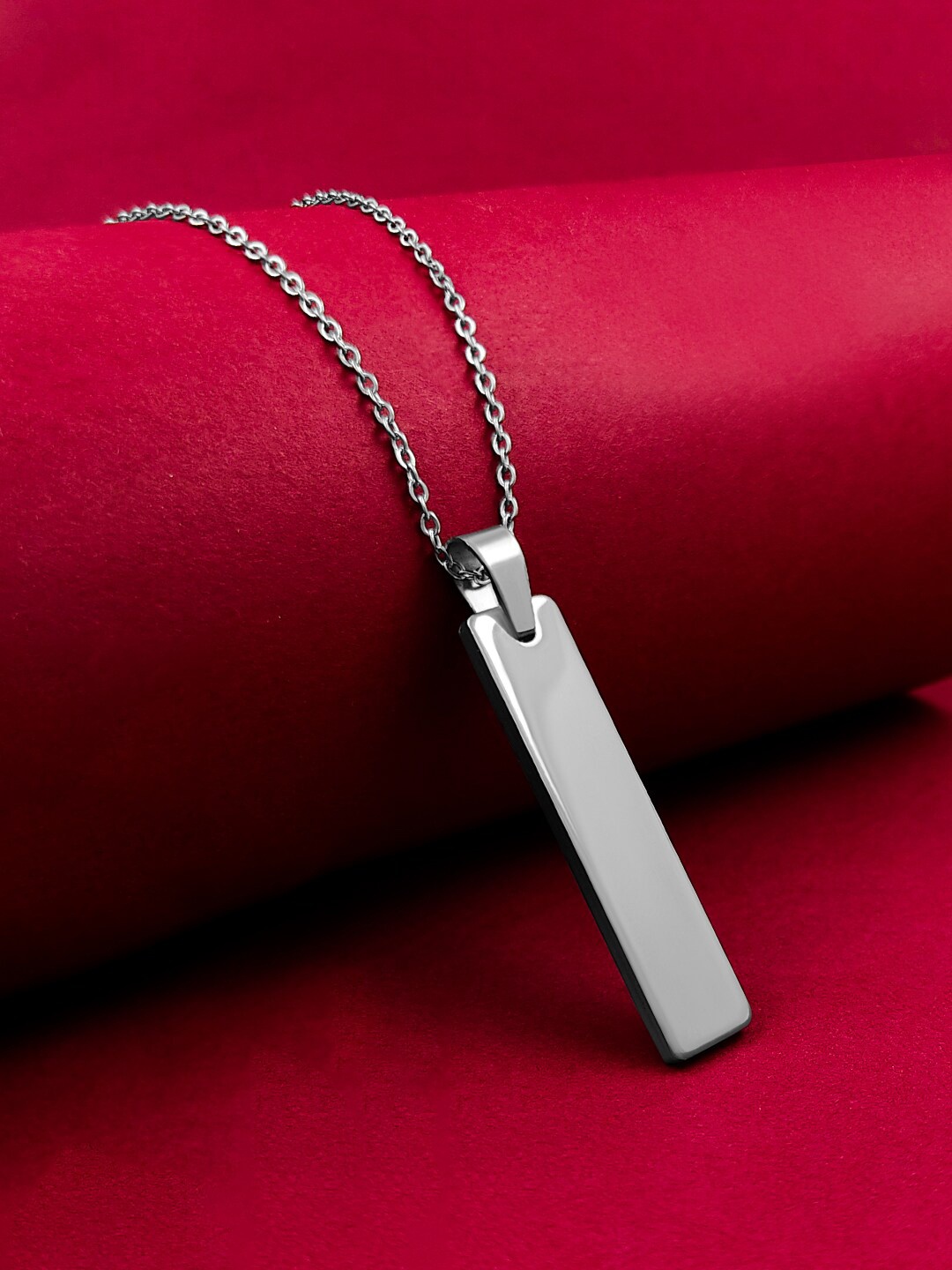 

Saizen Silver-Plated Vertical Bar Pendant With Chain