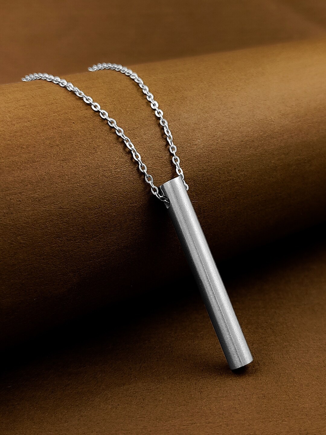 

Saizen Silver-Plated Circular Pendant With Chain