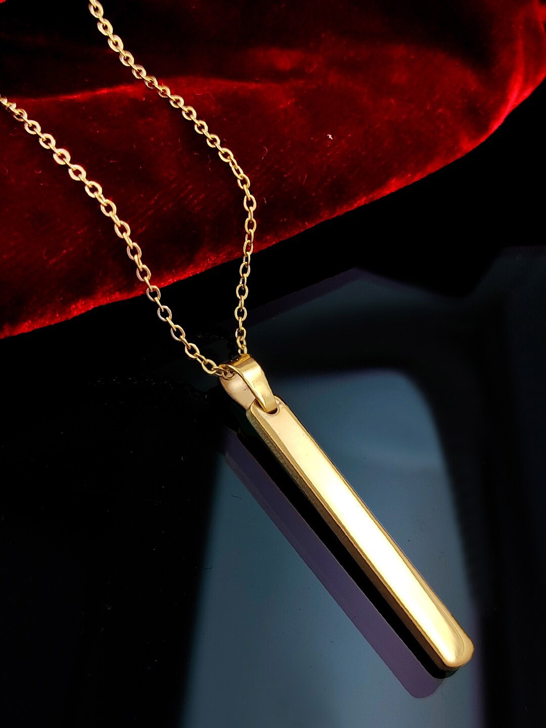 

Saizen Gold-Plated Square Bar Pendant With Chain