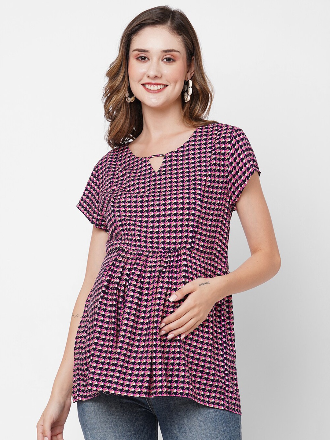 

Mystere Paris Keyhole Neck Geometric Printed Maternity and Feeding Top, Pink