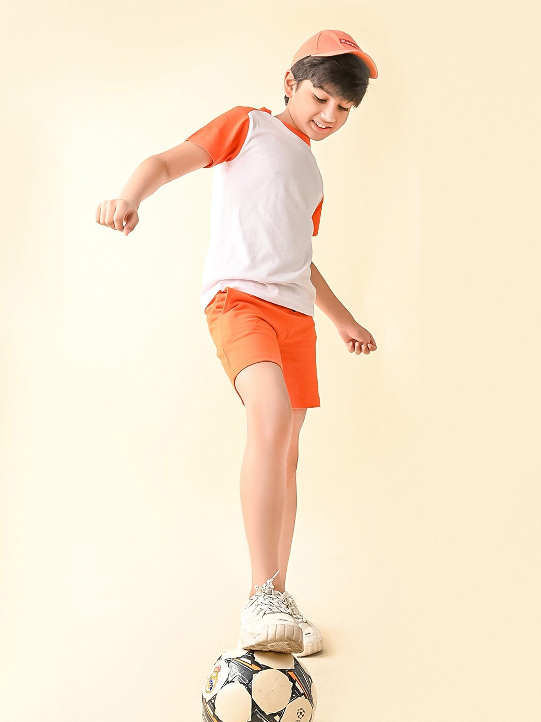 

LilPicks Boys T-shirt with Shorts, White