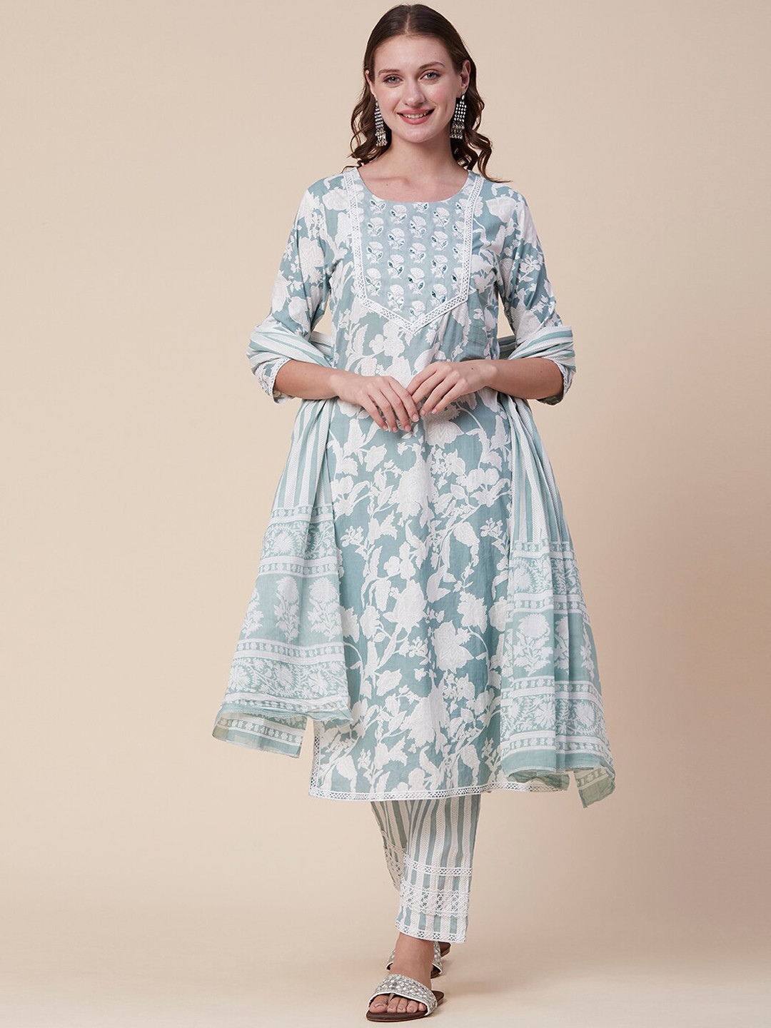 

FASHOR Green & White Colour Floral Printed Crochet Kurta & Trousers With Dupatta