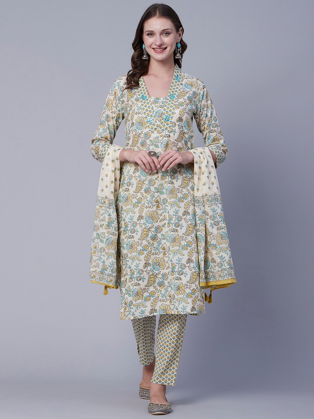 

FASHOR Off White Floral Printed Regular Kurta with Trousers & Dupatta