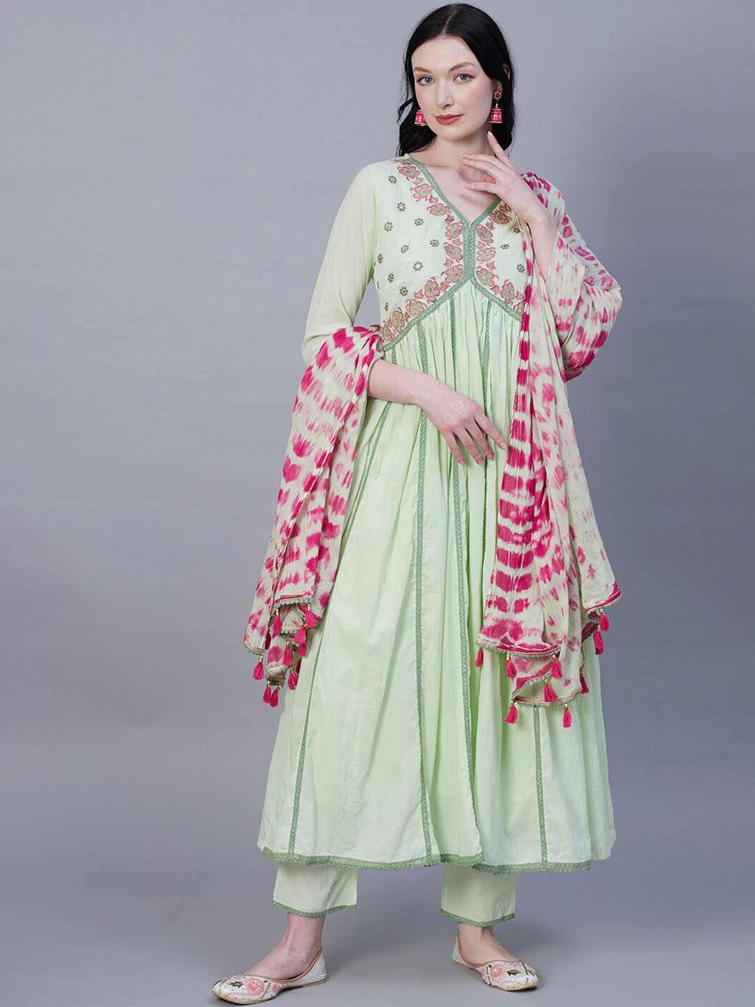 

FASHOR Green Embroidered Panelled Pure Cotton Kurta & Trousers With Dupatta