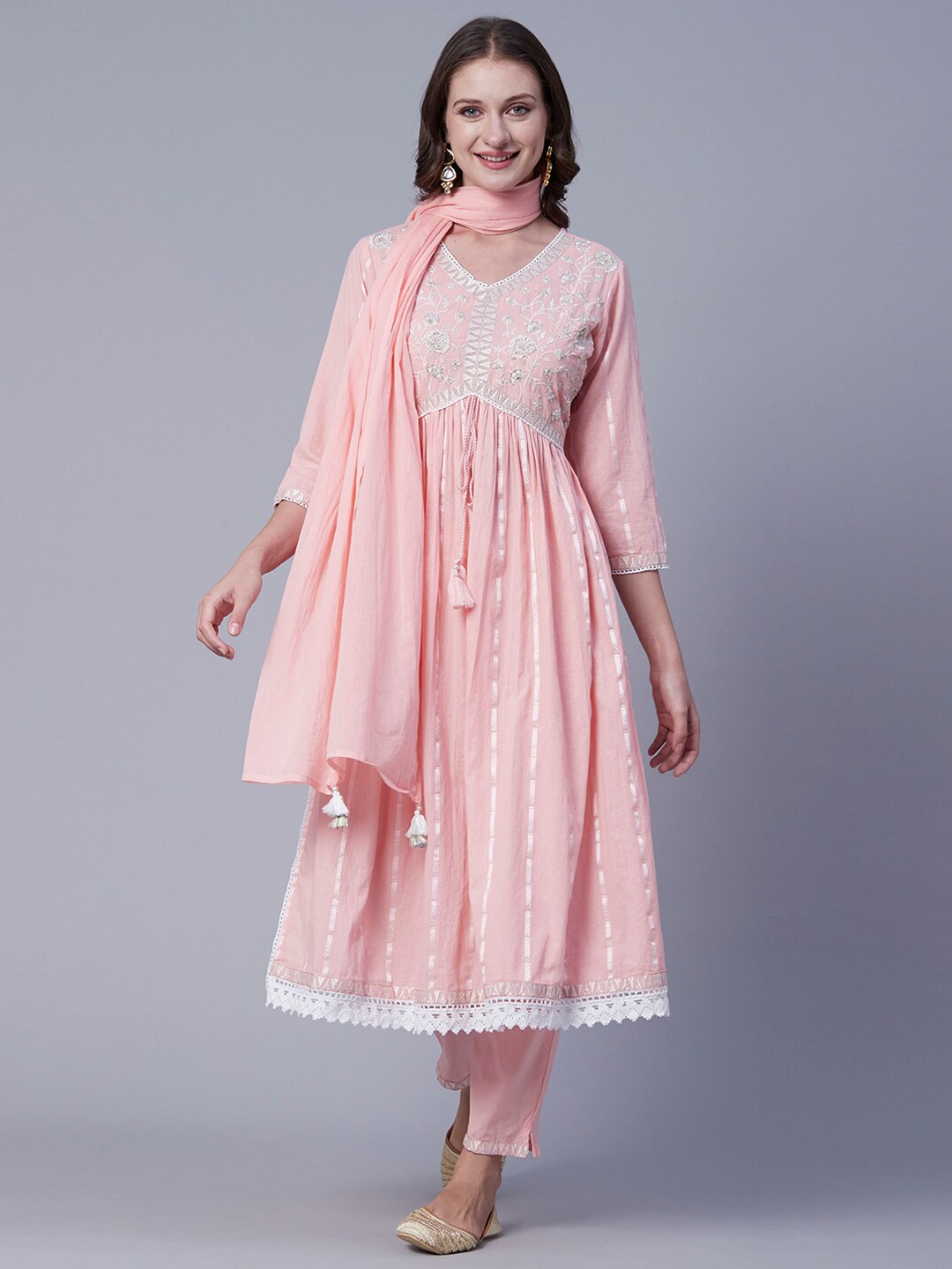 

FASHOR Yoke Designed Thread Work High Slit Kurta with Trousers & Dupatta, Pink