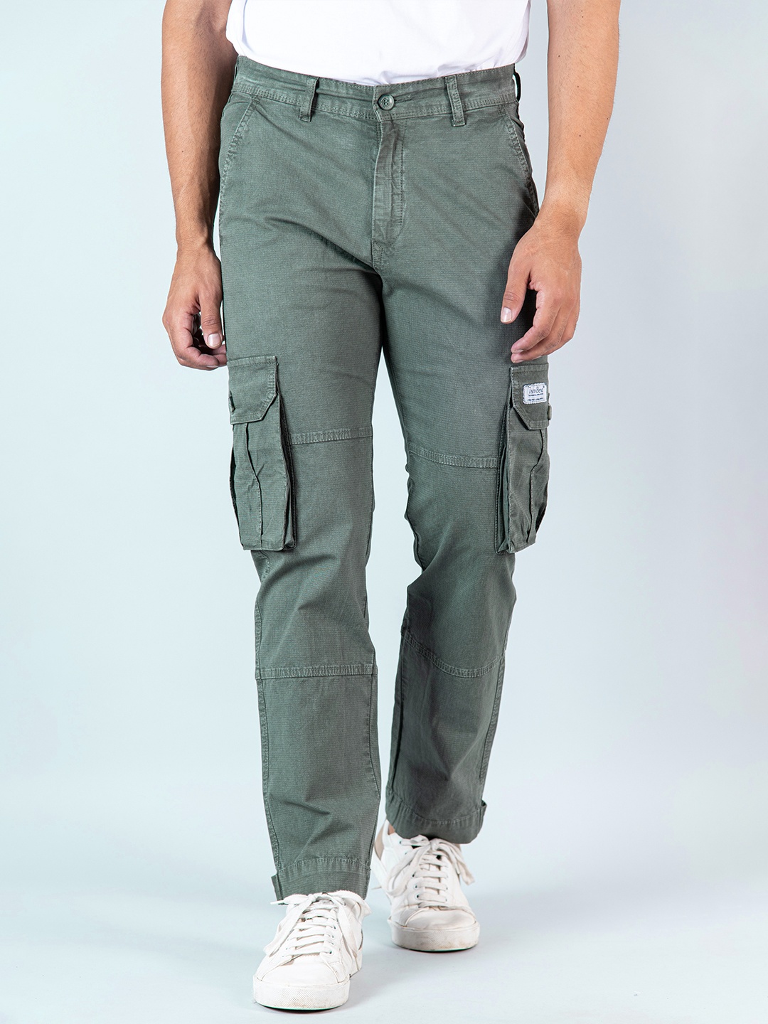 

Tistabene Men Relaxed Fit Ribcage Cotton Cargos Trousers, Green