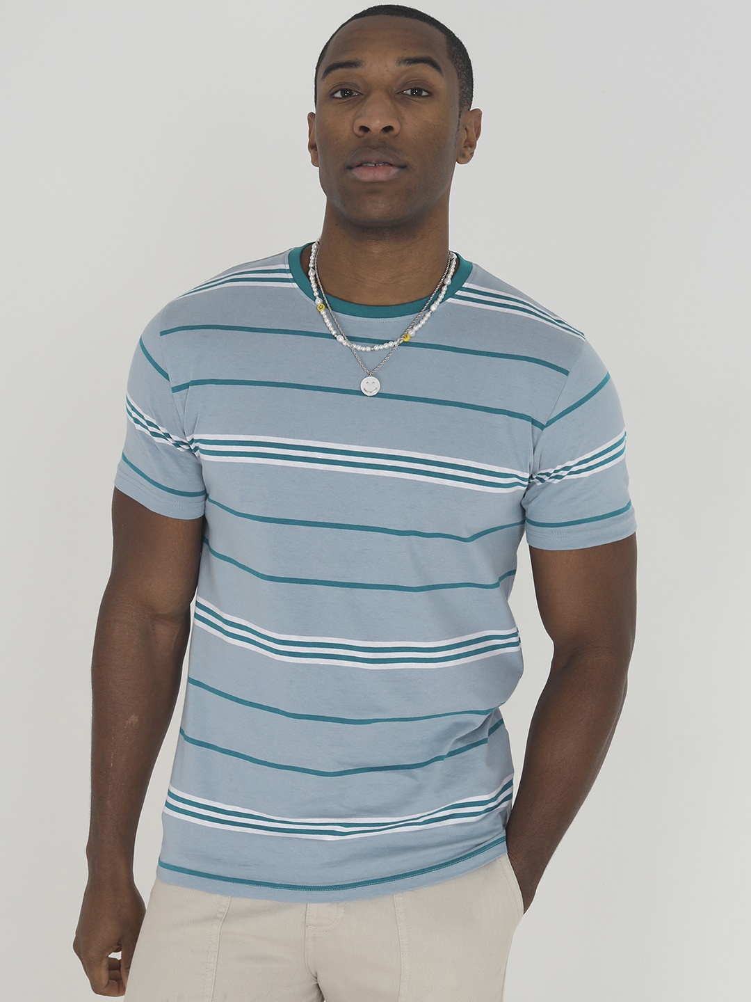 

BRAVE SOUL Men Pure Cotton Striped T-shirt, Blue