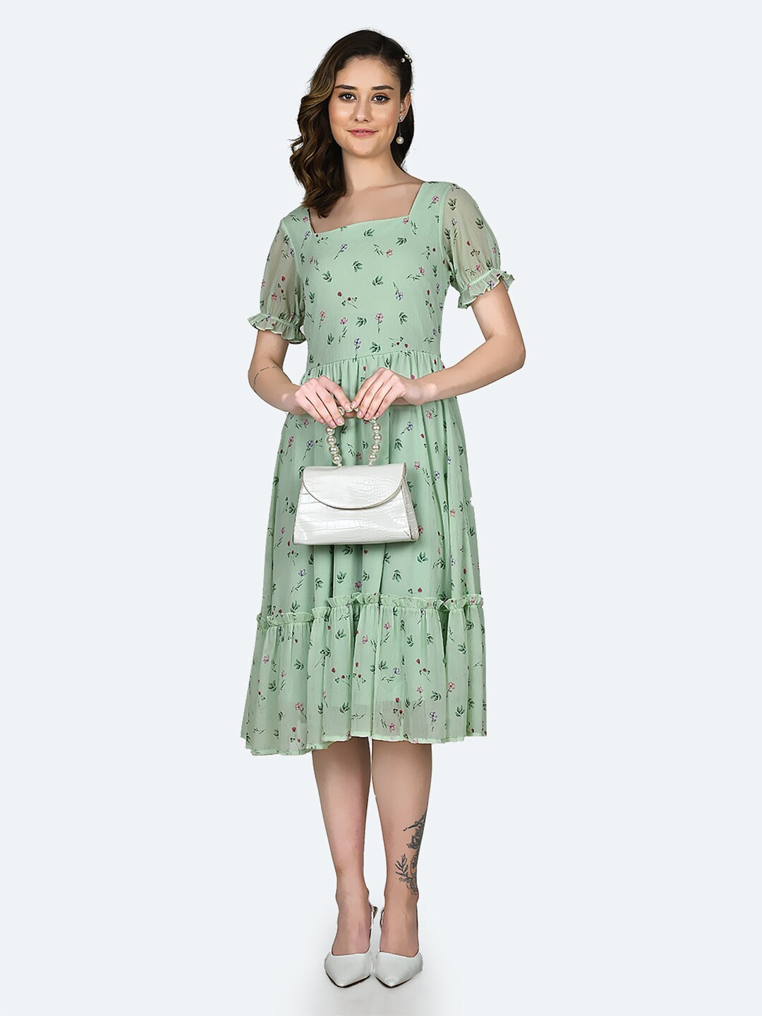 

Zink London Green Floral Printed Puff Sleeve Tiered Gather Detail A-Line Midi Dress