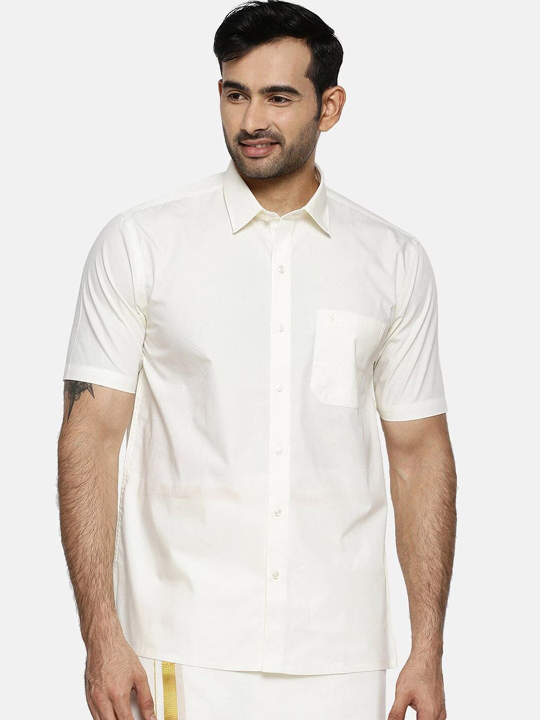 

Ramraj Classic Tailored Fit Spread Collar Pure Cotton Casual Shirt, Cream