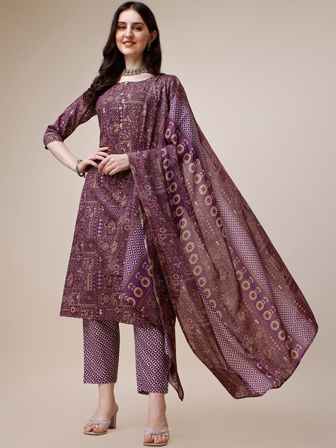 

Berrylicious Ethnic Motifs Printed Regular Kurta with Trousers & Dupatta, Purple