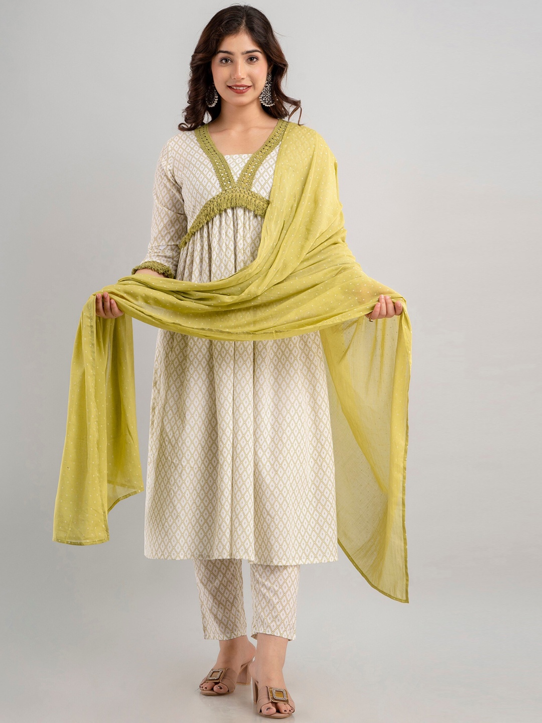 

Charu Geometric Printed Lace Work Anarkali Kurta with Trousers & Dupatta, Green