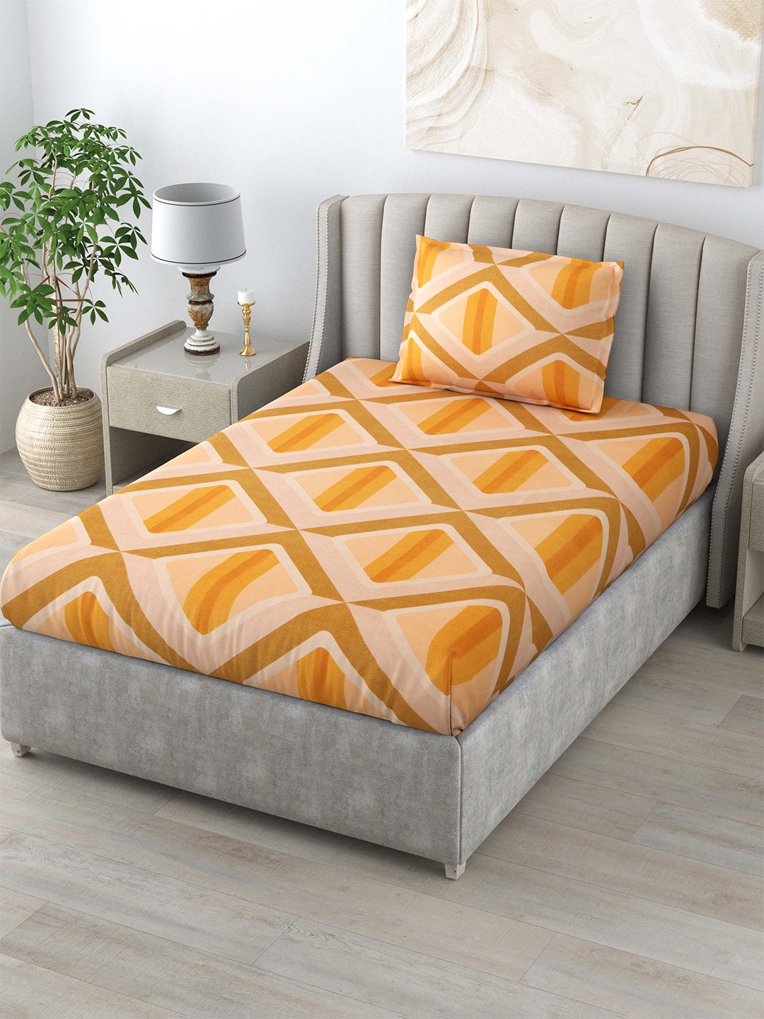 

Salona Bichona Yellow & Pink Geometric 144 TC Single Bedsheet & Pillow Cover