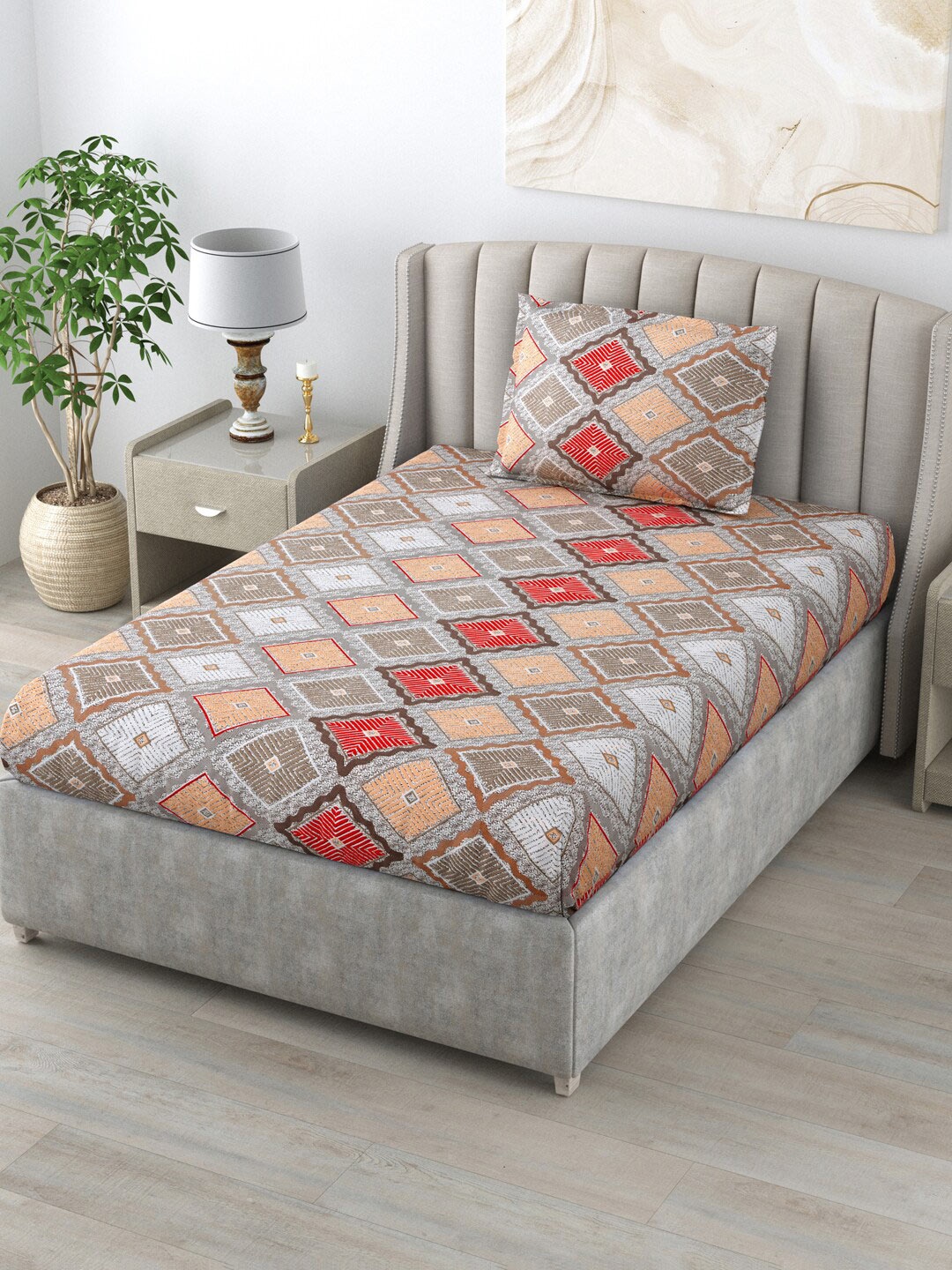 

Salona Bichona Beige & Red Geometric 144 TC Single Bedsheet & Pillow Cover