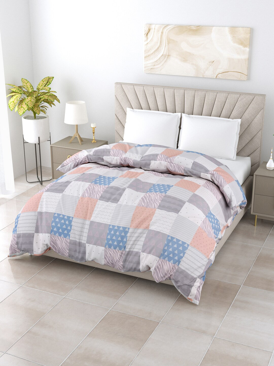 

Salona Bichona White & Blue Geometric AC Room 150 GSM Double Bed Comforter