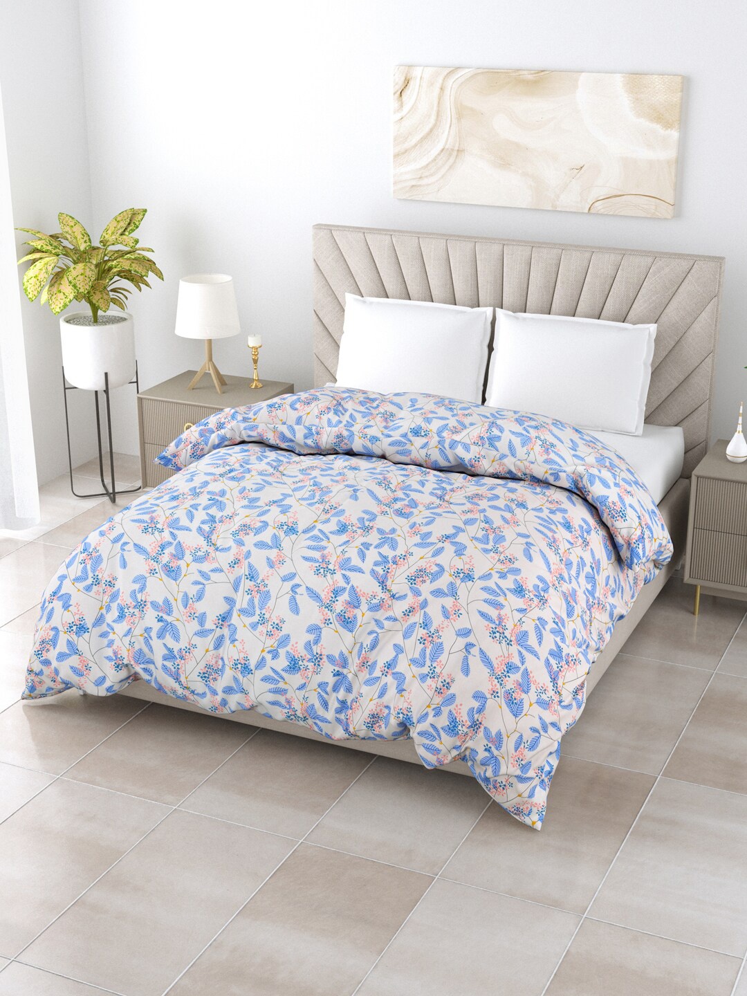 

Salona Bichona Impression Blue & White Floral AC Room 150 GSM Double Bed Comforter