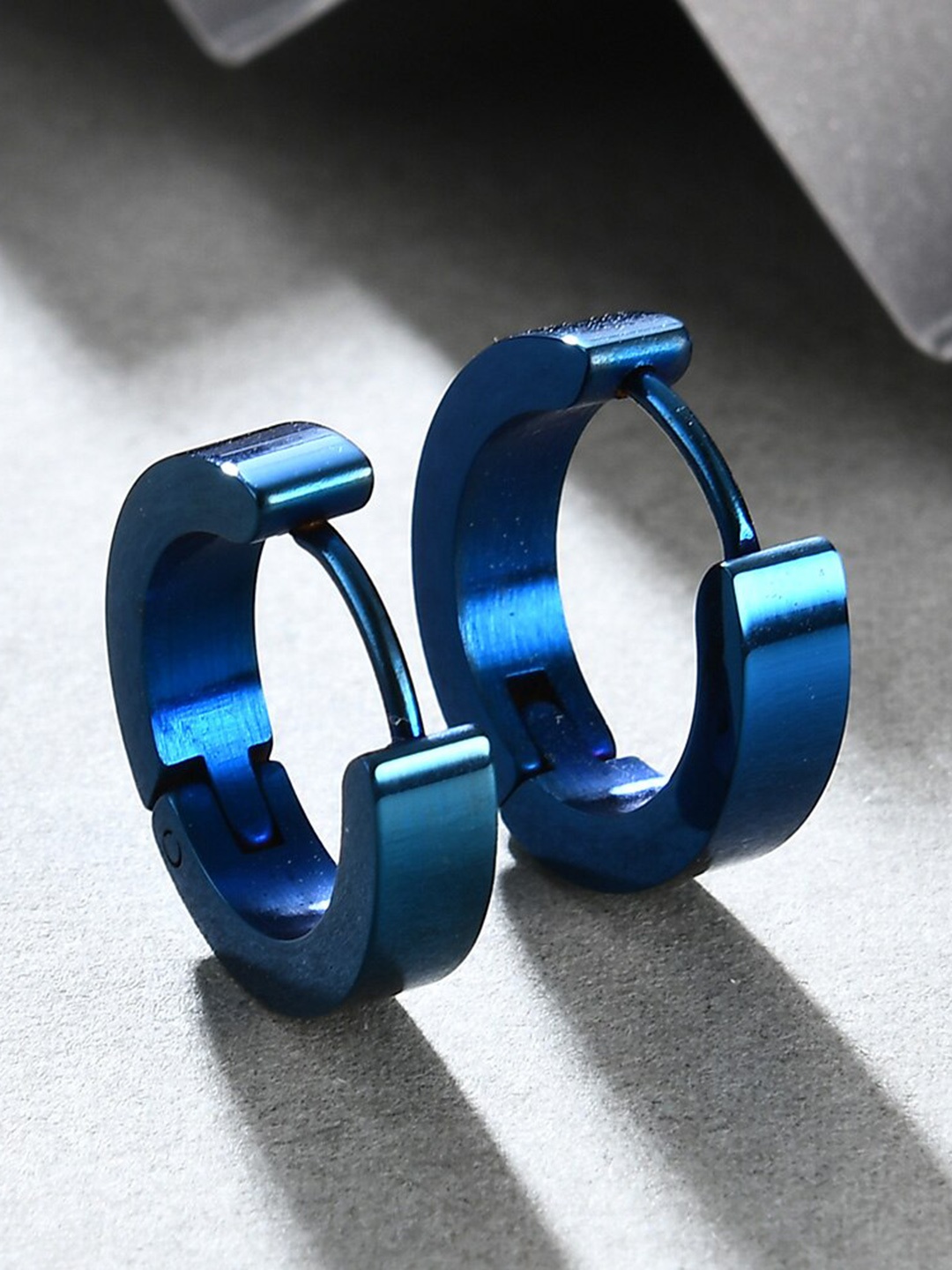 

VIEN Men Contemporary Hoop Earrings, Blue