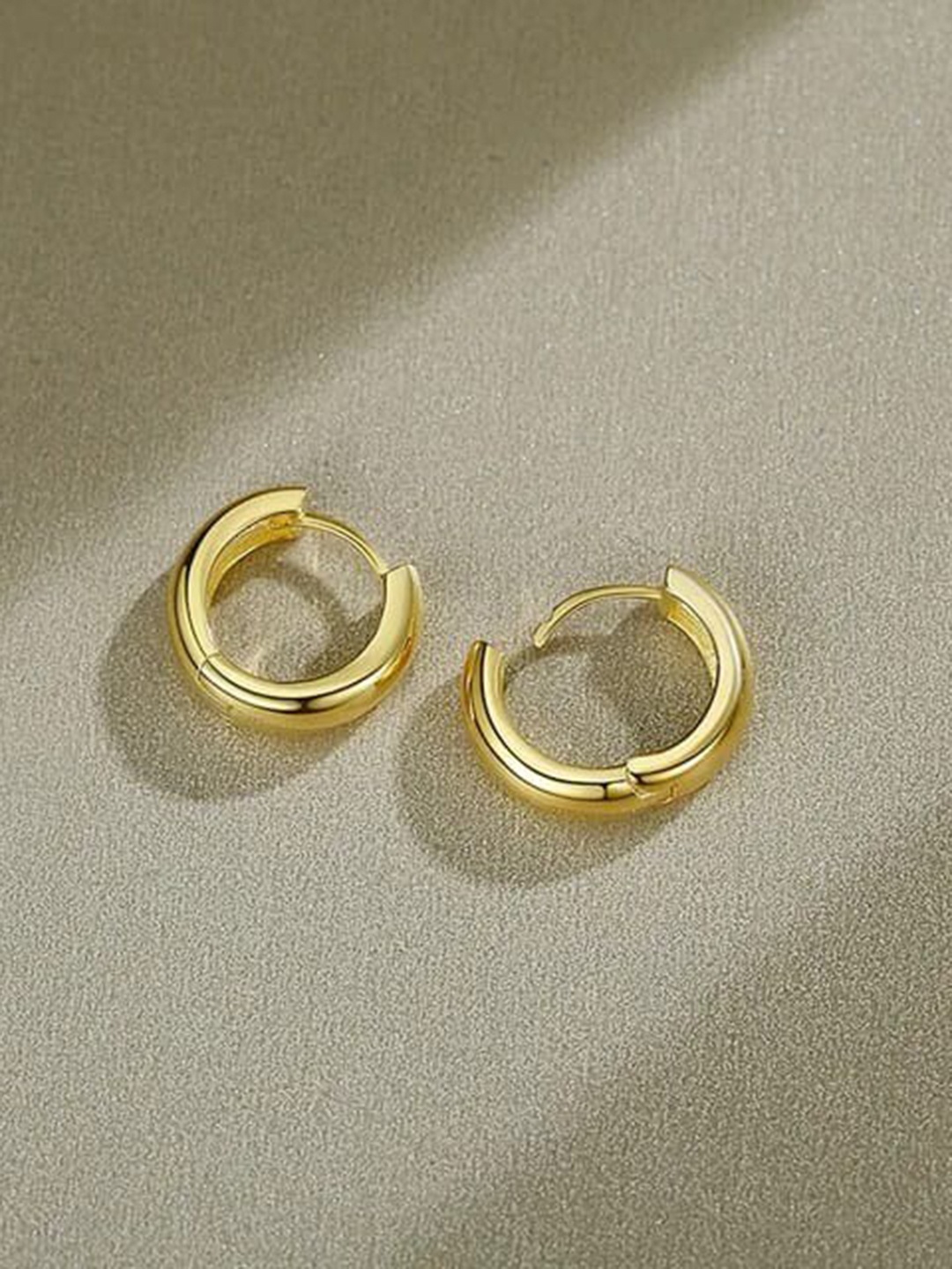 

VIEN Circular Hoop Earrings, Gold