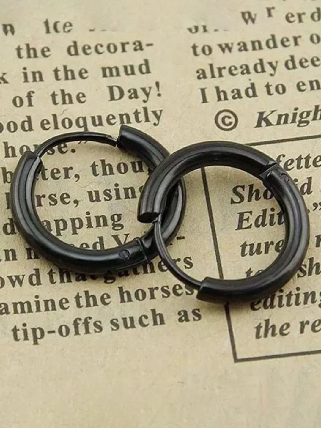 

VIEN Circular Hoop Earrings, Black