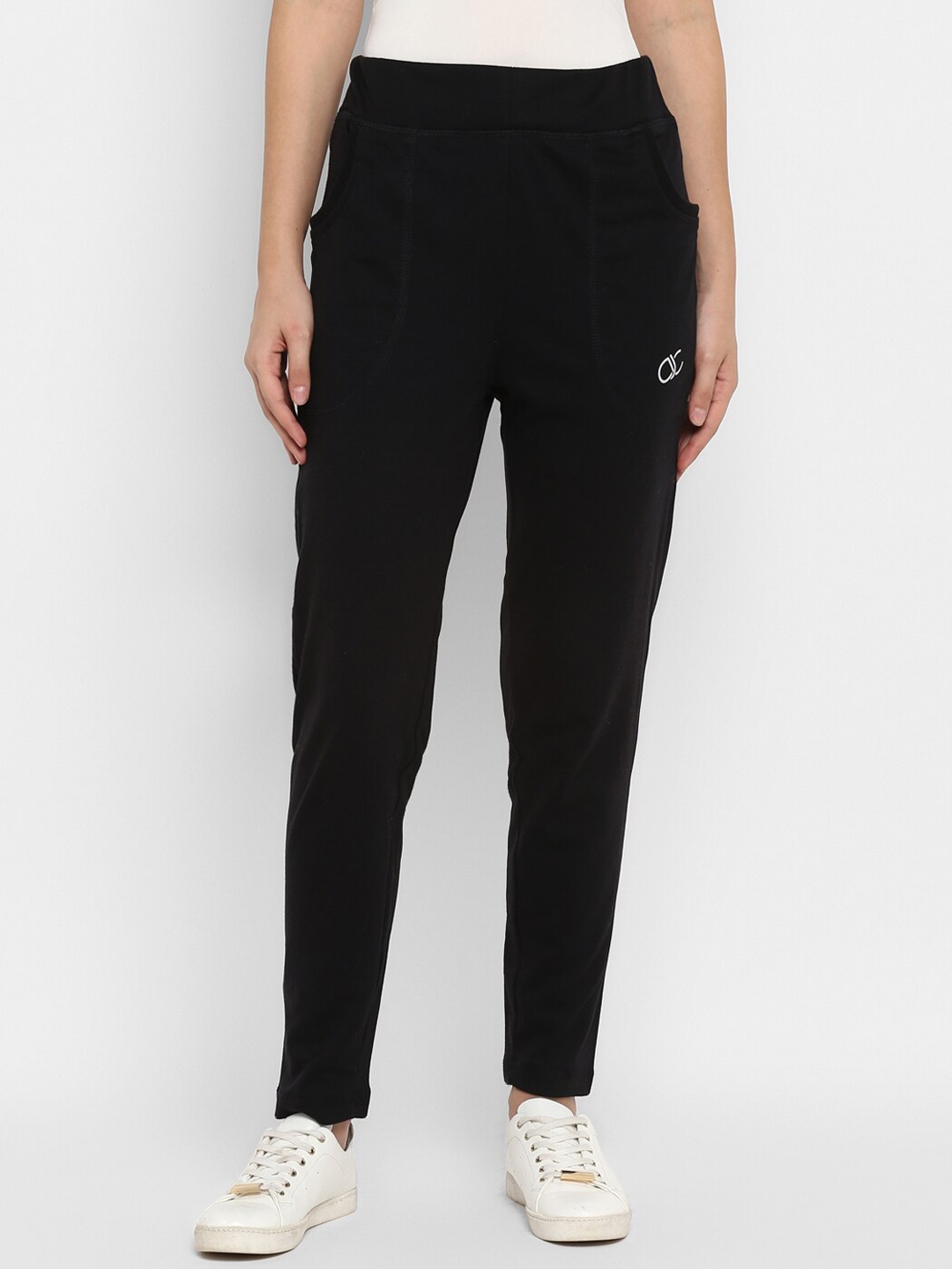 

Alan Jones Women Mid-Rise Track Pants, Black