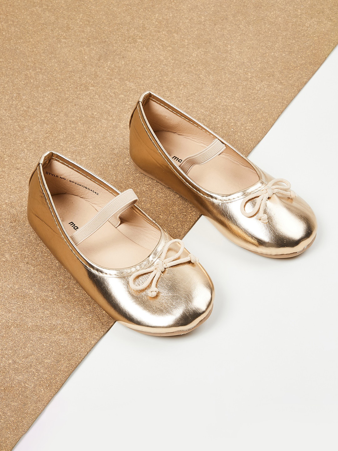 

max Girls Round Toe Ballerinas With Bows, Bronze
