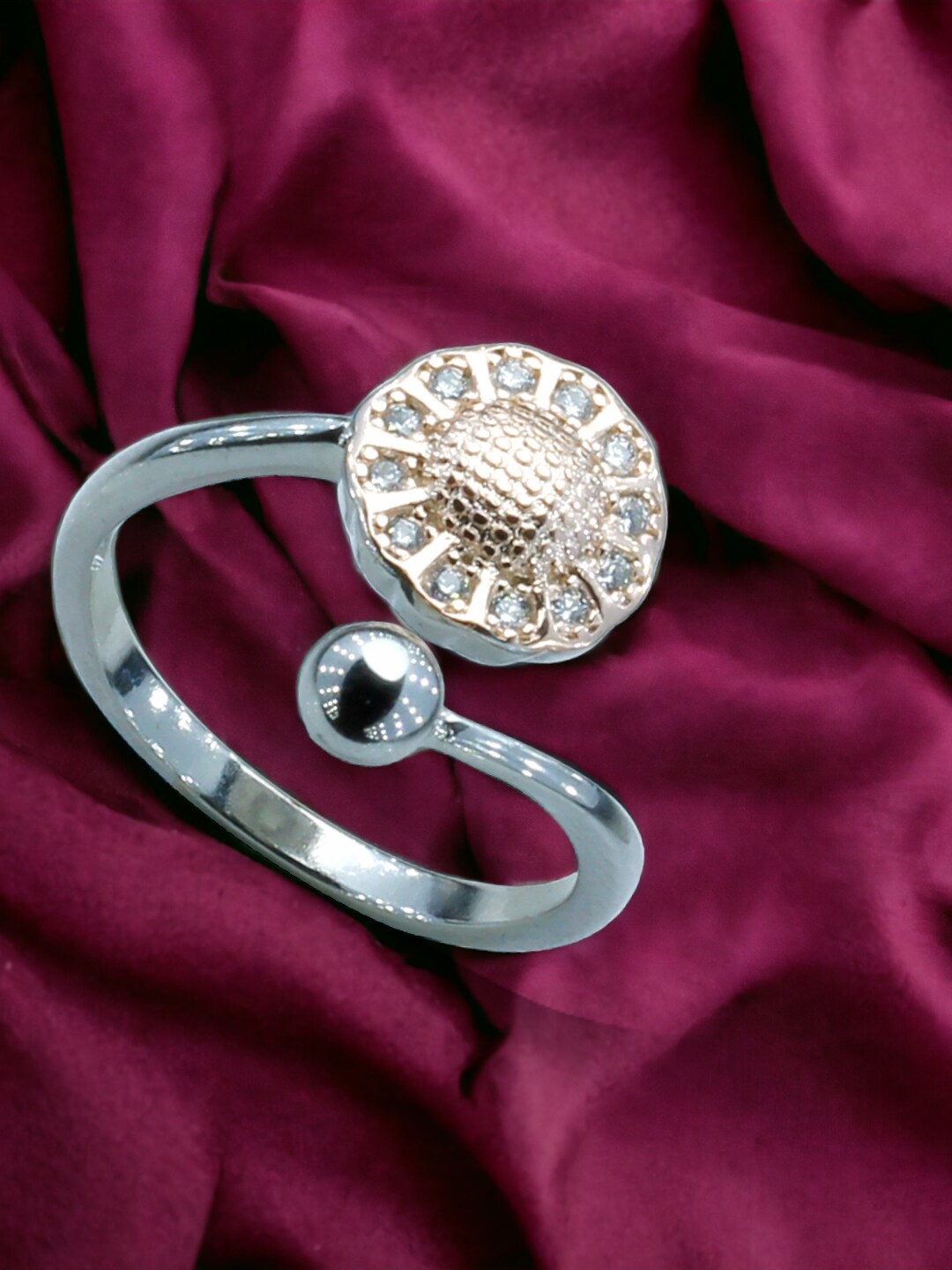 

Taraash 925 Sterling Silver Rose Gold-Plated Floral Finger Ring