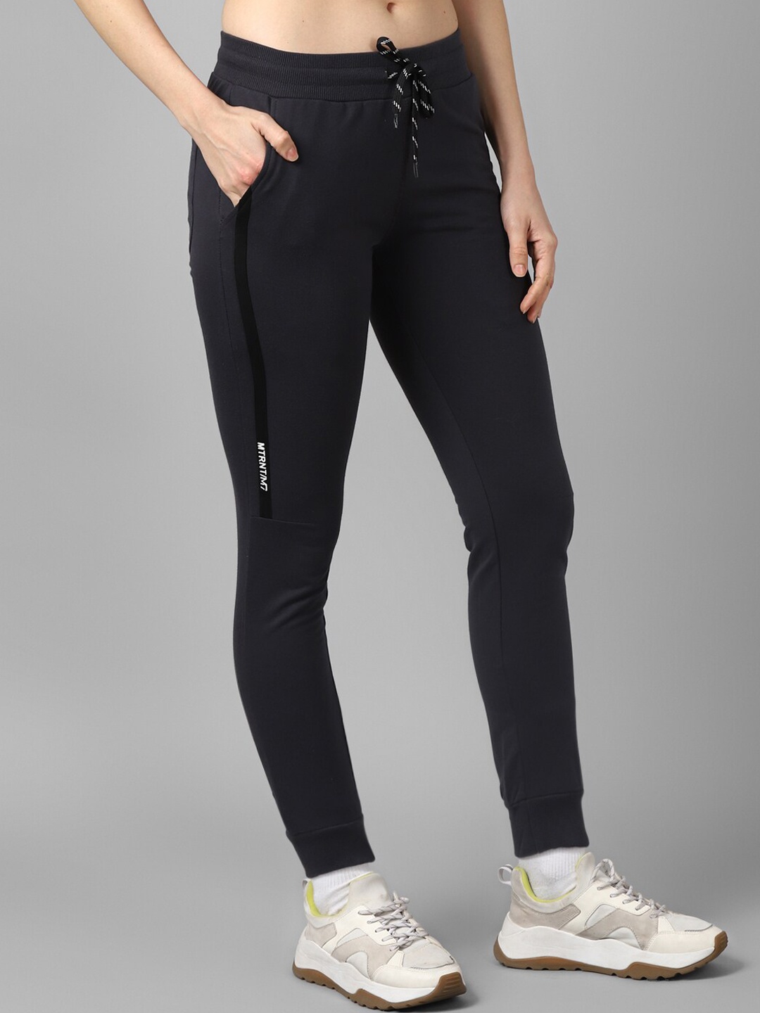 

M7 by Metronaut Women Mid Rise Slim Fit Joggers, Charcoal