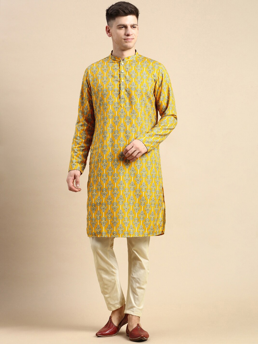 

Amodh by Kisah Floral Printed Regular Kurta with Pyjama, Yellow