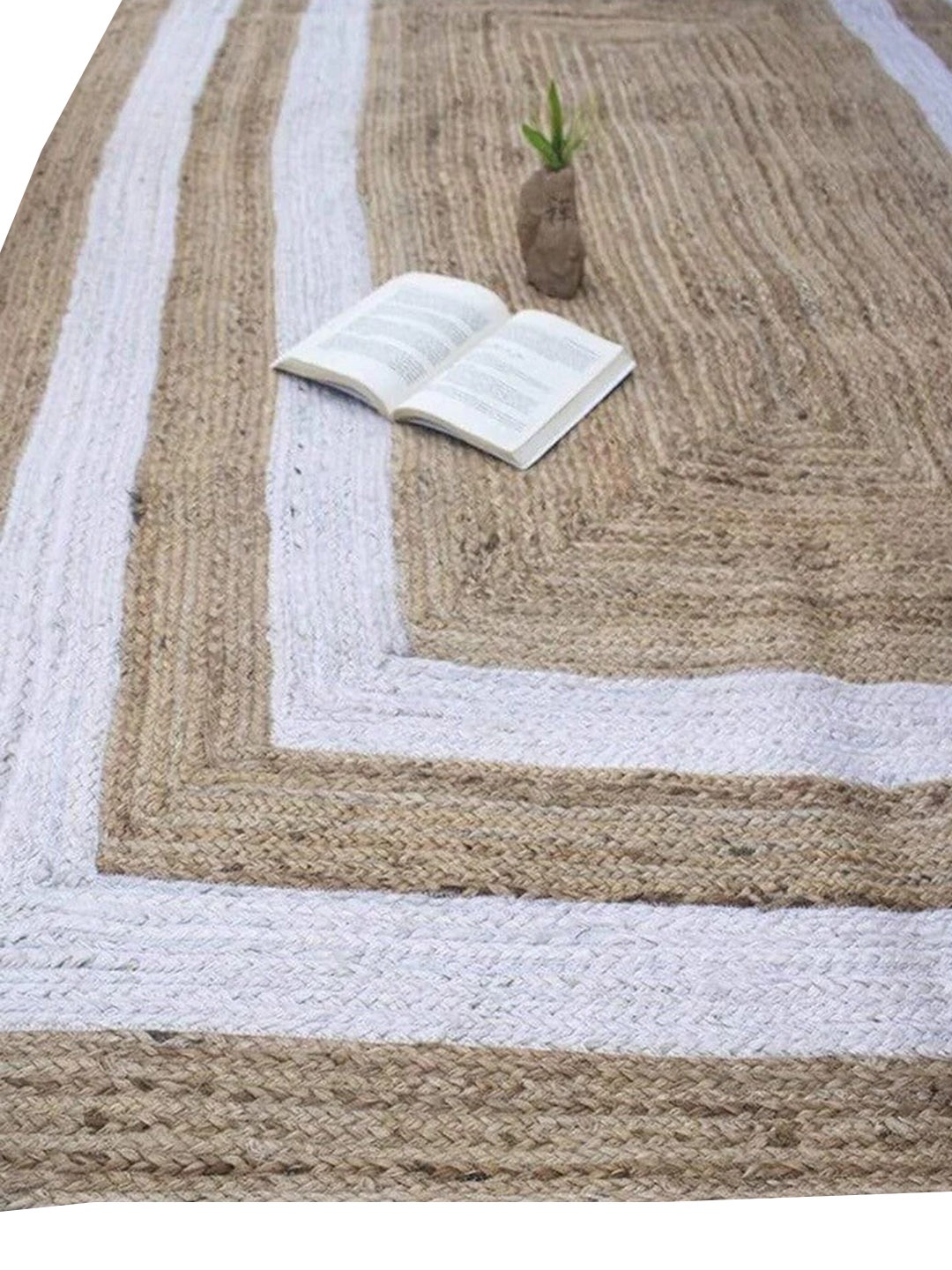 

Art Avenue Kabila Beige & White Braided Jute Rectangular Rug