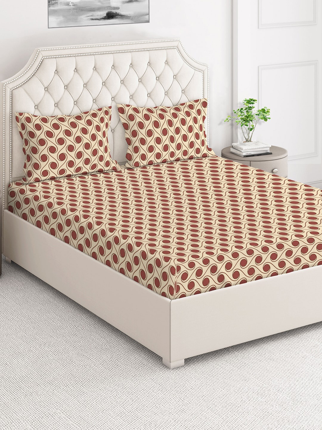 

Layers Brown & Maroon Geometric 140 TC Cotton Queen Bedsheet with 2 Pillow Covers
