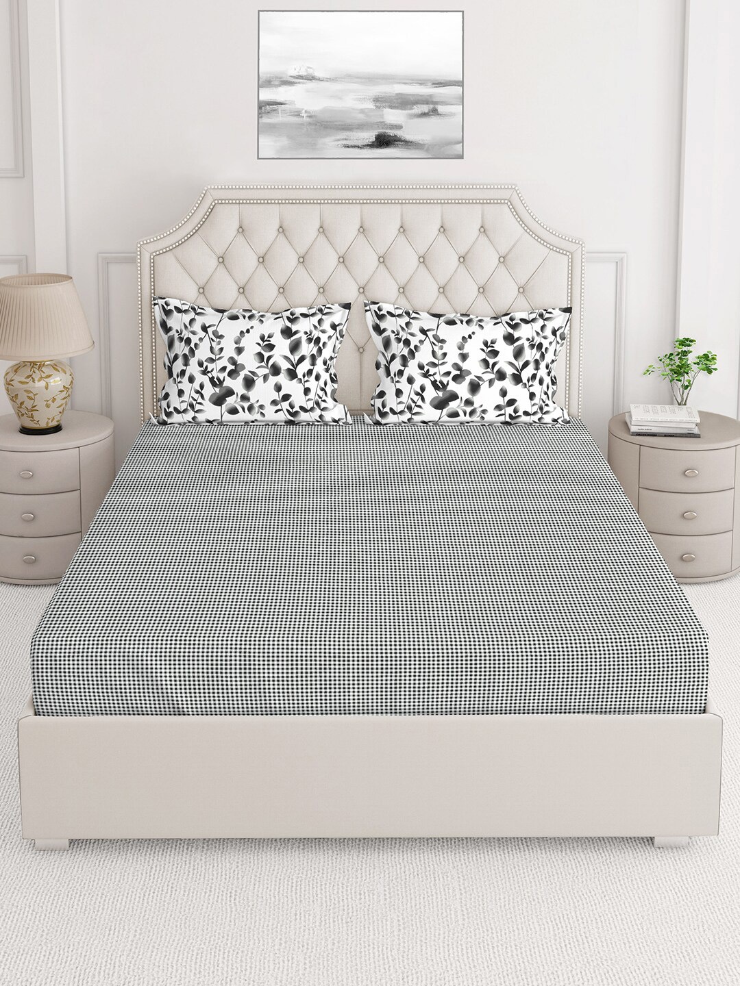 

Layers Grey & Black Geometric Cotton 150 TC Queen Bedsheet With 2 Pillow Covers