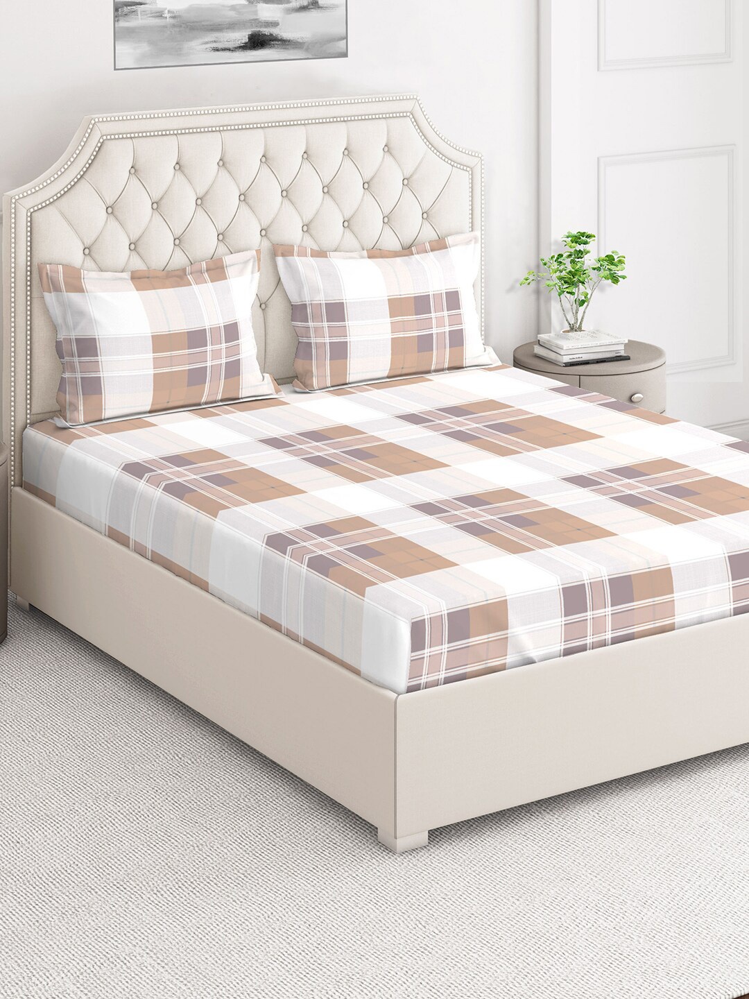 

Layers Brown & White Geometric 140 TC Cotton Queen Bedsheet with 2 Pillow Covers
