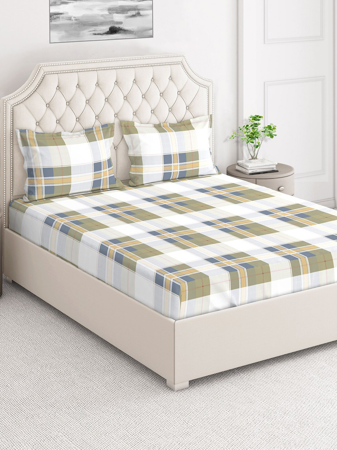 

Layers White & Green Geometric 140 TC Cotton King Bedsheet with 2 Pillow Covers