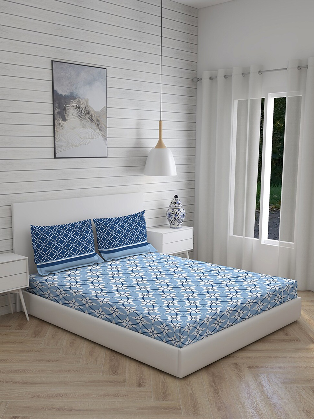 

Layers Blue & White Ethnic Motifs 230 TC Cotton Queen Bedsheet with 2 Pillow Covers