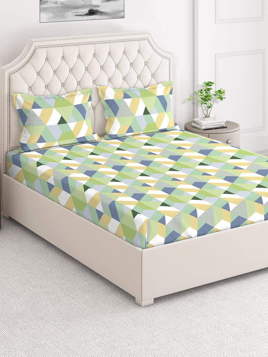 

Layers Green & Yellow Geometric Cotton 140 TC Queen Bedsheet With 2 Pillow Covers